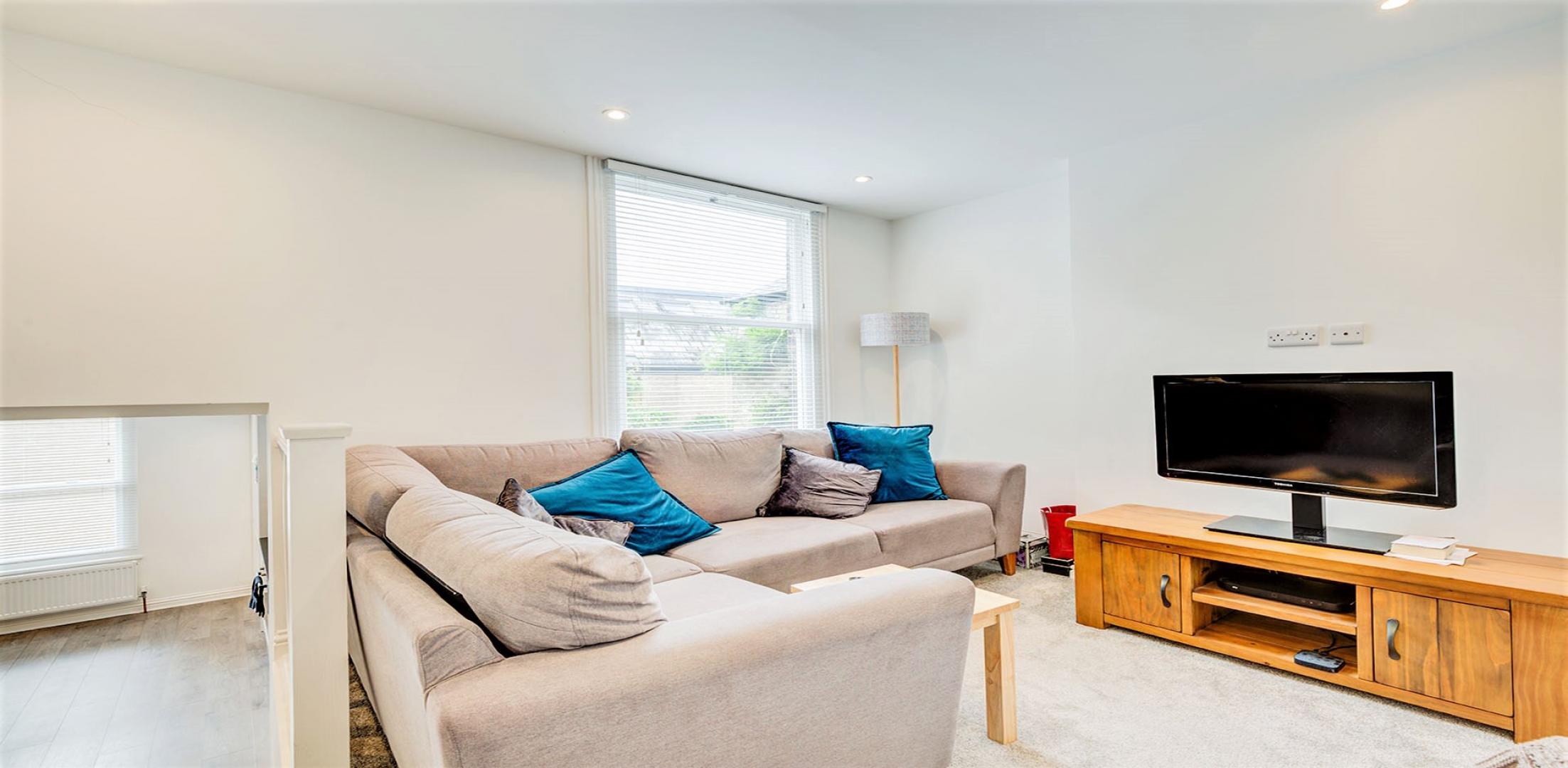 			2 Bedroom, 1 bath, 1 reception Apartment			 Sumatra Road, WEST HAMPSTEAD